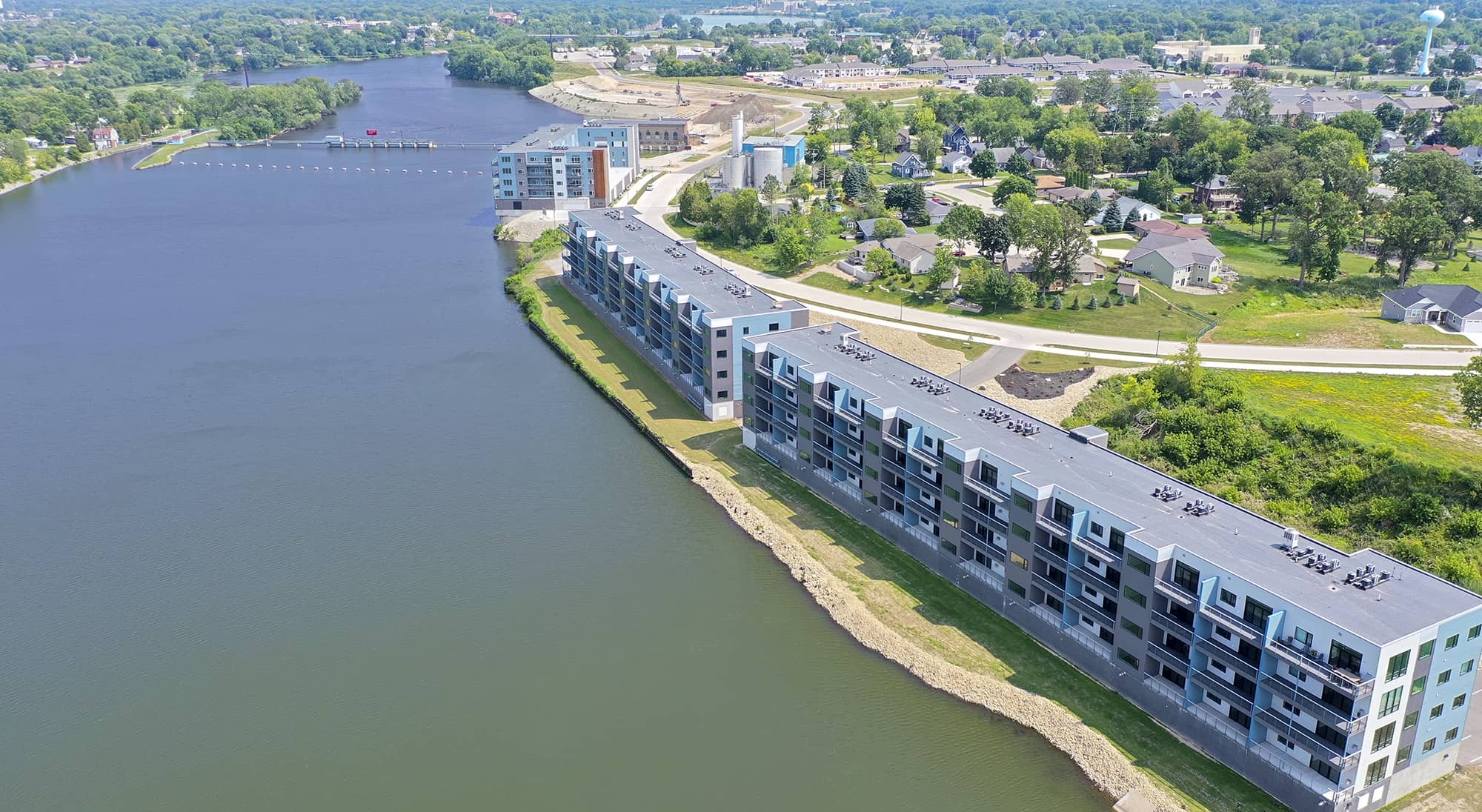 THE CURRENT of the Fox - Kimberly Waterfront Apartments & Condos
